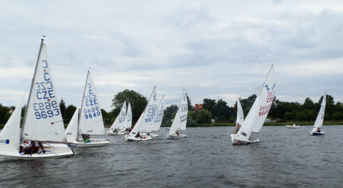 Letní soustředění dětí na lodích Cadet, 420 a Optimist v Roudnici